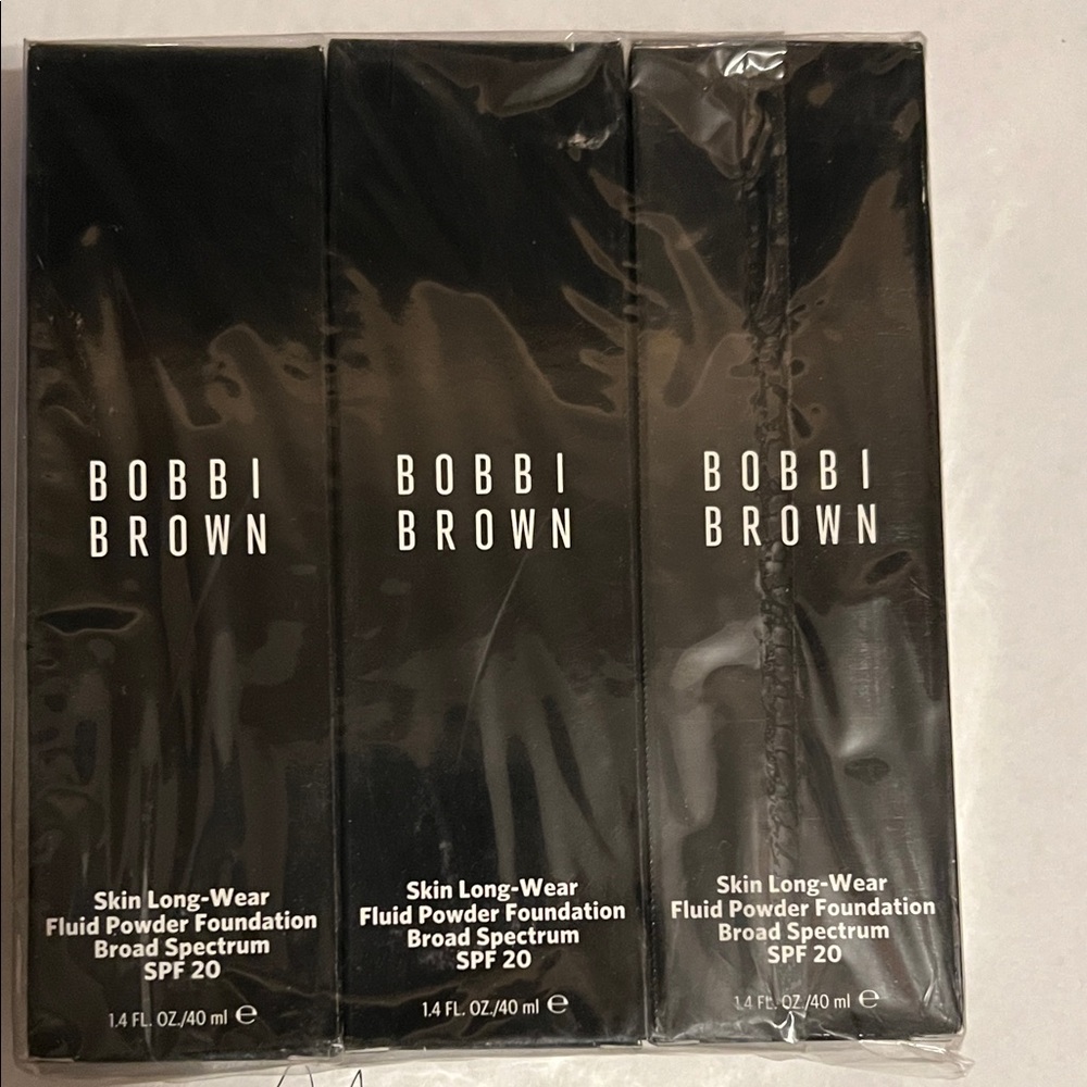 Bobbi Brown Skin Long-Wear Fluid Powder Foundation SPF 20 - Black Packaging